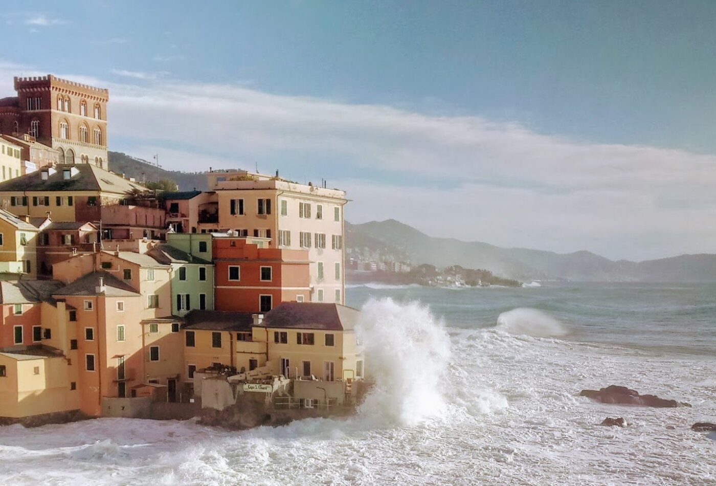 Boccadasse в Genoa для первого Liguria city and sea route