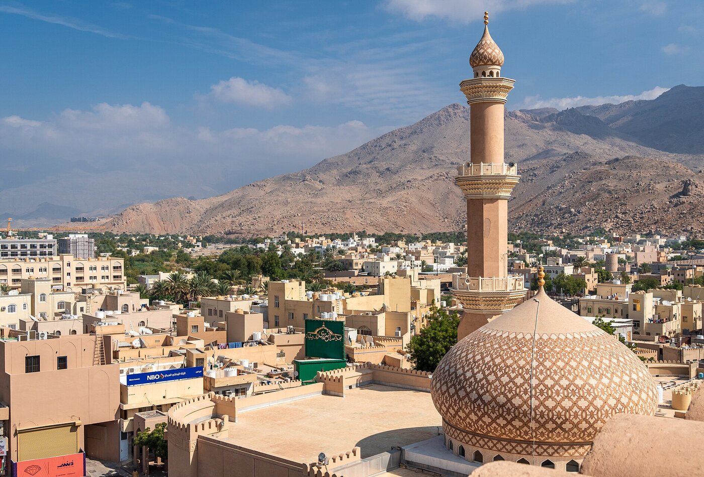 Nizwa Fort и Oman budget зона
