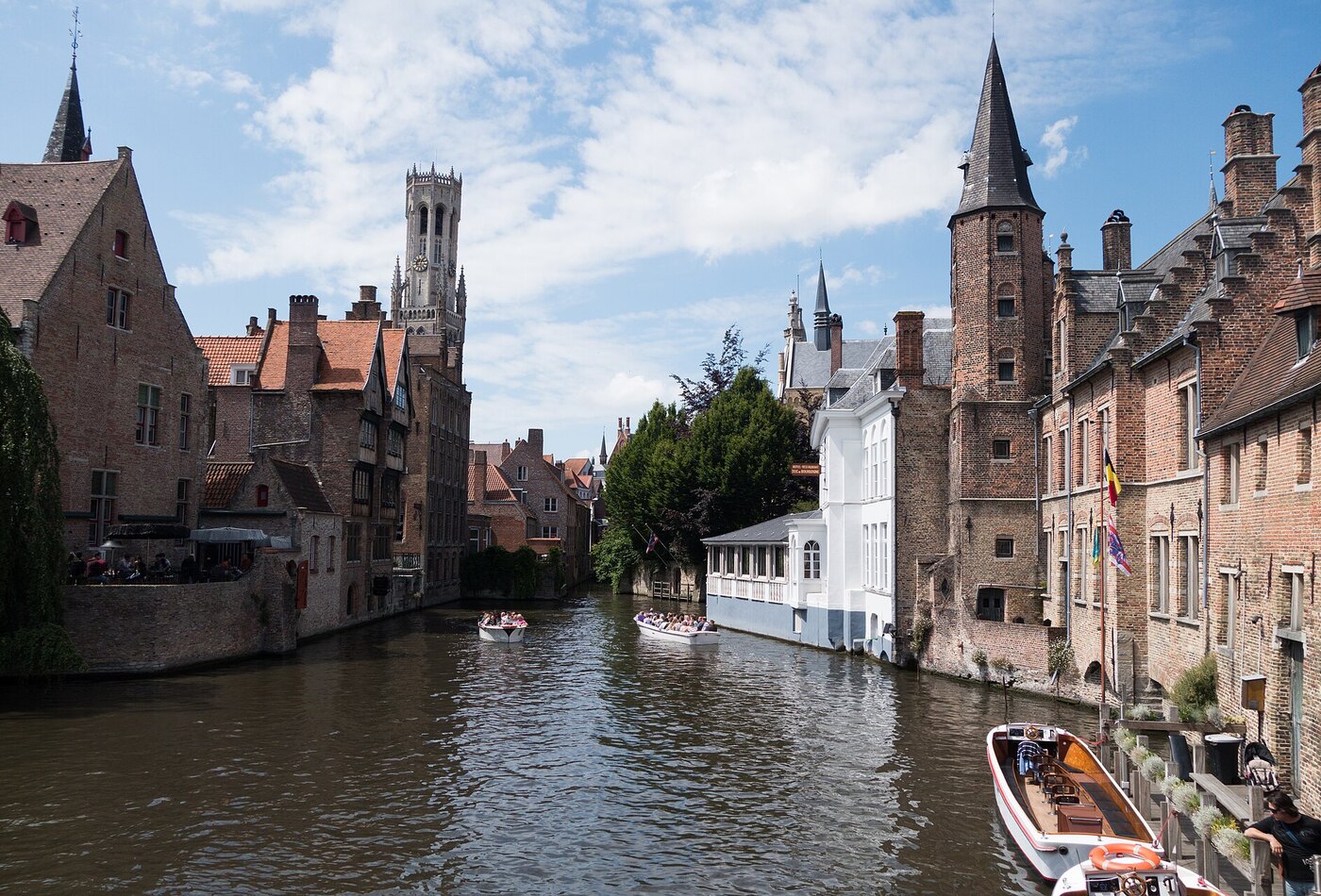 Bruges canals и shoulder season Belgium