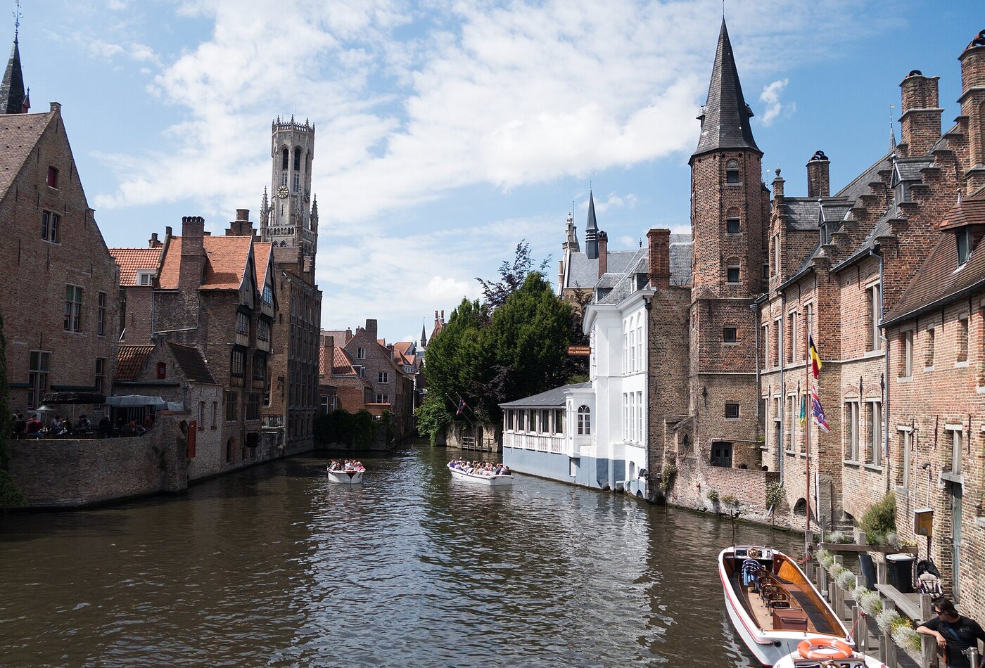 Bruges canals и medieval route